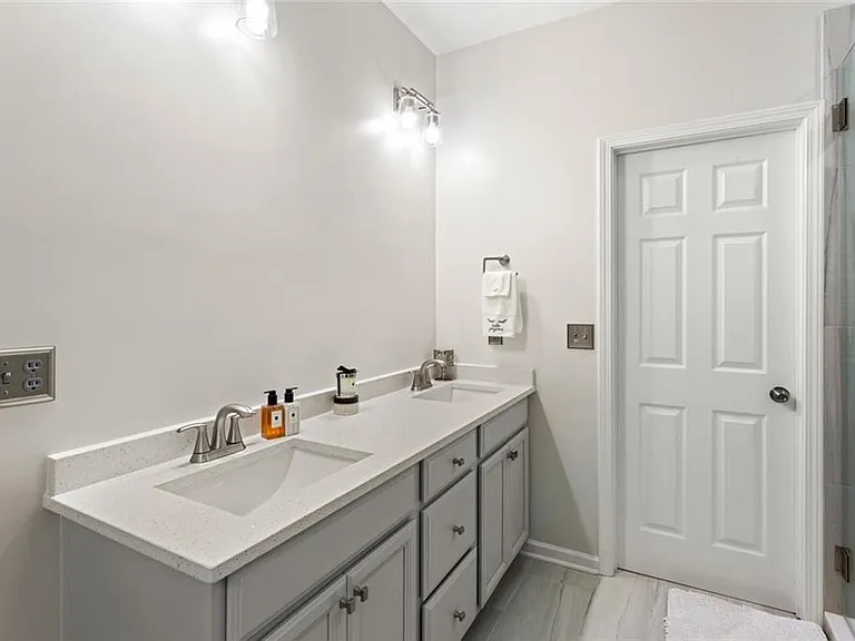 4324 Laurel Creek Ct SE — Photo 22
