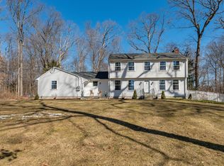 19 Christopher Ln, Madison, CT 06443