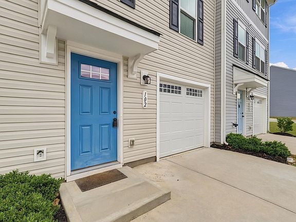 2nd image of 102 Verdant Leaf Way