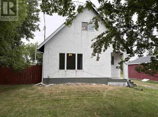 308 3rd St W, Fort Frances, ON P9A 3A7