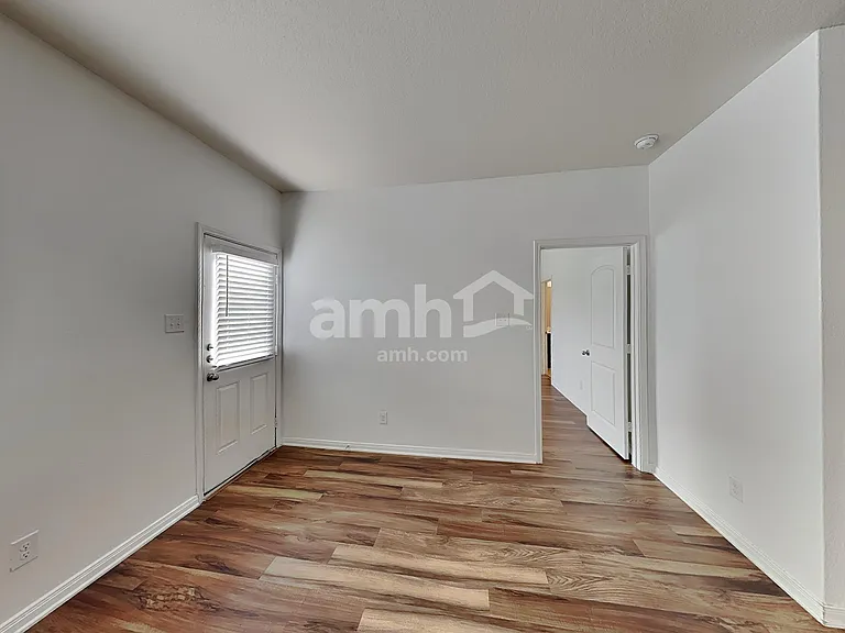 12250 Commander Dr — Photo 6
