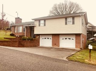 105 S 14th St, La Follette, TN 37766
