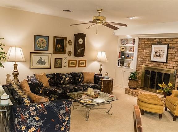 4th image of 2420 Robinwood Ln