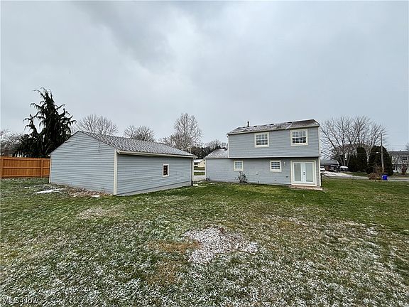3rd image of 1512 Summerset Dr