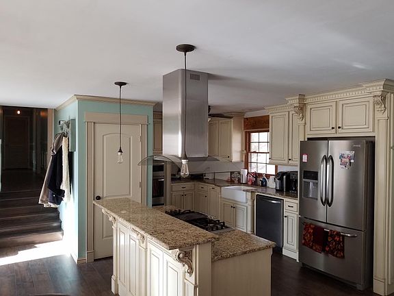 3rd image of 237 Rolling Green Dr