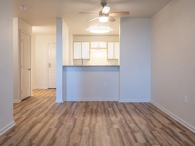 303 NE 16th Ave — Photo 106