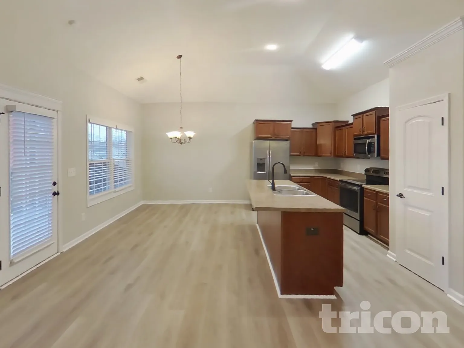 1863 Camelot Drive Clarksville TN — Photo 3