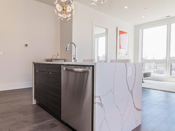 5th image of 2353 W Wabansia Ave #304