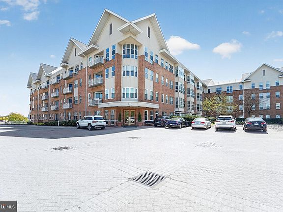 2nd image of 23 Pierside Dr Unit 215