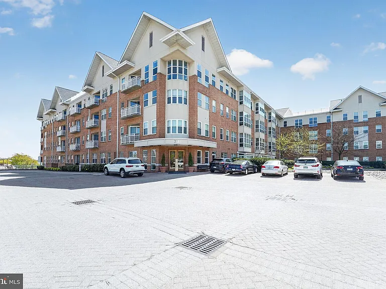 23 Pierside Dr #215 — Photo 2