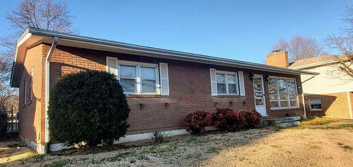 2967 Neil Dr photo 1