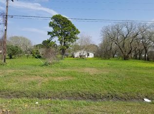 2425 S Velasco St, Angleton, TX 77515