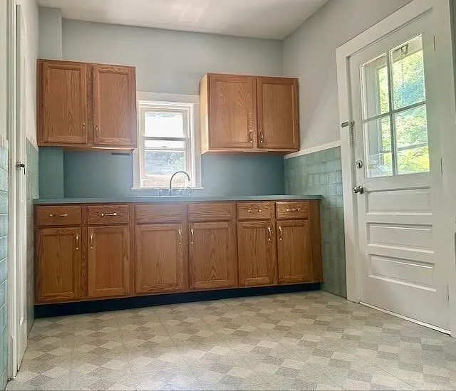 32 Holten St #2R — Photo 5