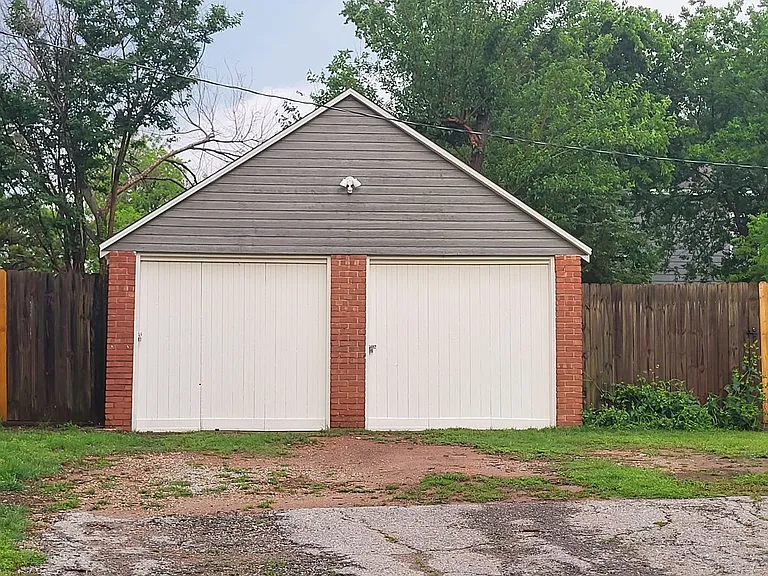 500 N Jackson Ave — Photo 15
