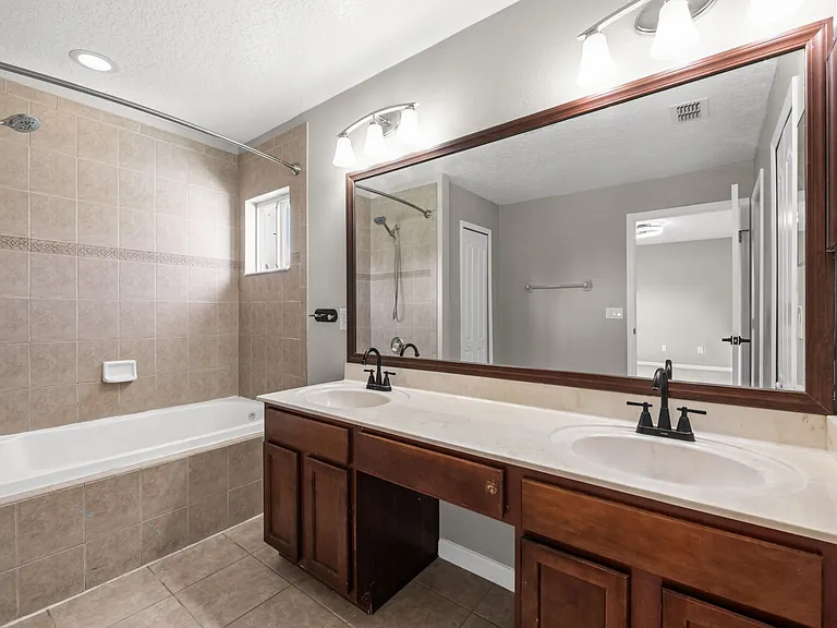 1752 Portcastle Cir — Photo 35