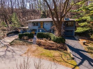 29 Beach Ln, Portage, IN 46368