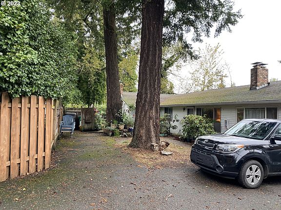 Driveway>