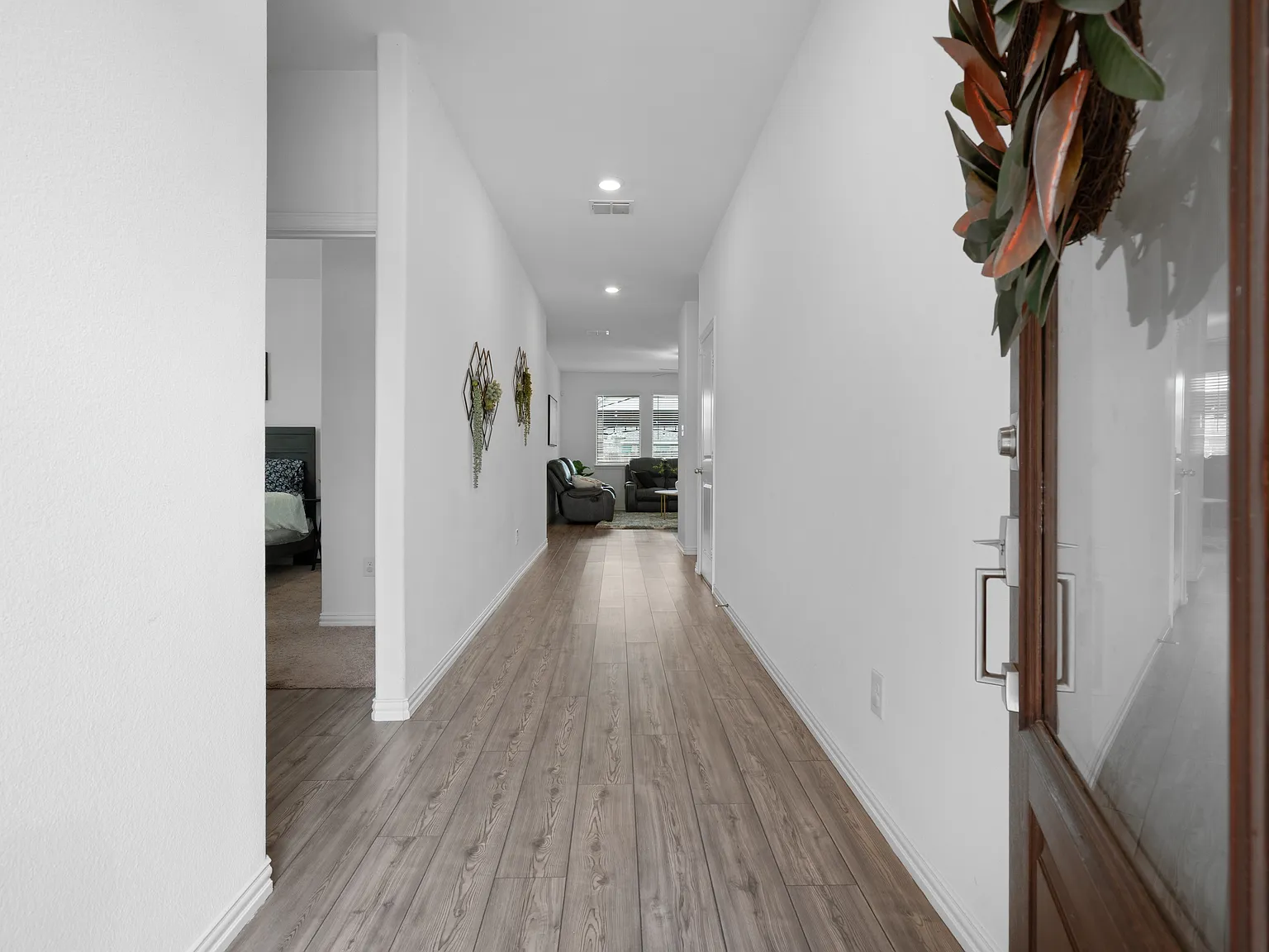 3 bed, 1629 sqft, $2,200 — Photo 3