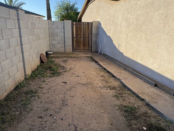 5th image of 3421 N 60th Dr