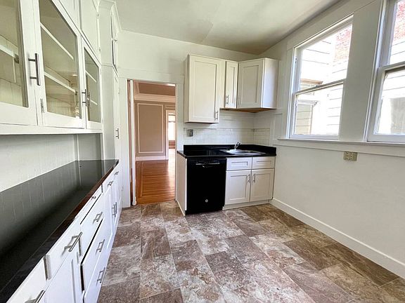 3rd image of 1849 Clay St APT 3