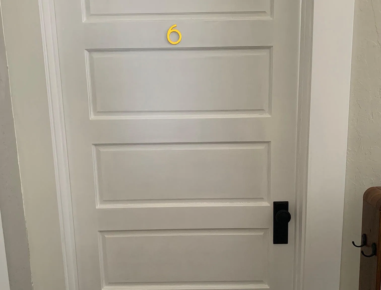 11 bed, 4096 sqft, $950 — Photo 2