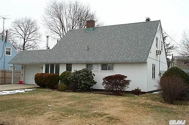 1st image of 212 Wantagh Ave