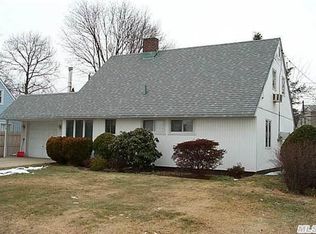 212 Wantagh Ave, Levittown, NY 11756