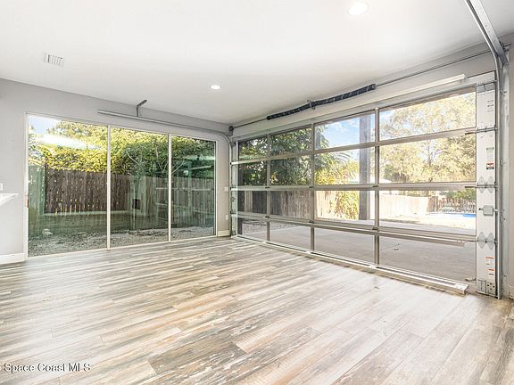 5th image of 2203 Bignonia St