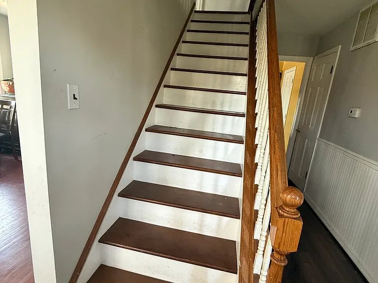 Norman Ave — Photo 3