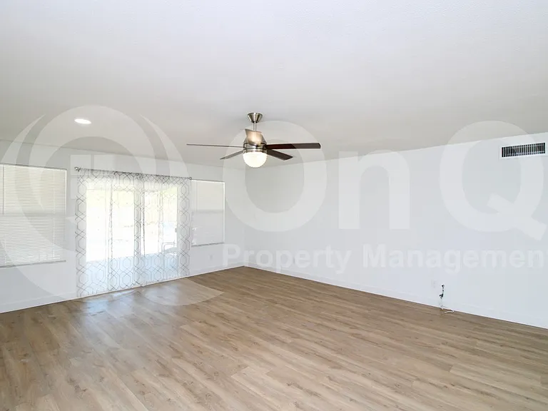 10312 E Cactus Rd — Photo 9