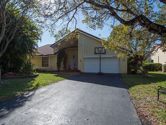 5th image of 9022 NW 47th Ct