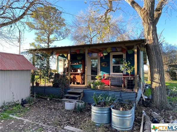 10843 Us Highway 90 W, Harwood, TX 78632