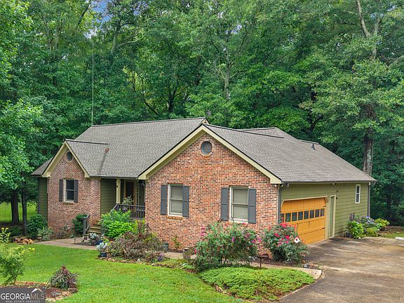3rd image of 330 Lake Ridge Ct