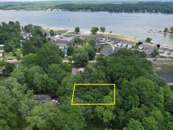 Warren Ave, Newton Falls, OH 44444