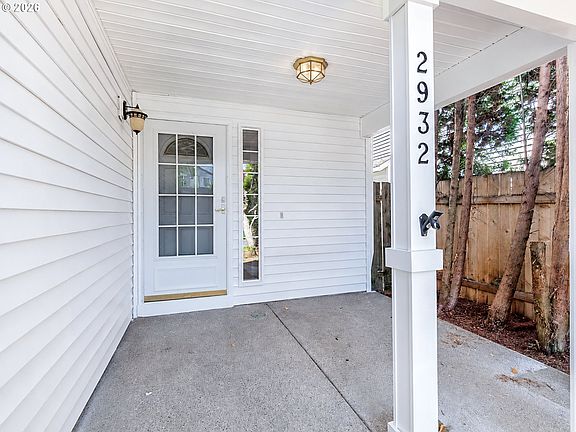 4th image of 2932 SE Rosespring Dr