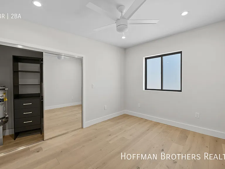 649 N Spaulding Ave #1/4 — Photo 15