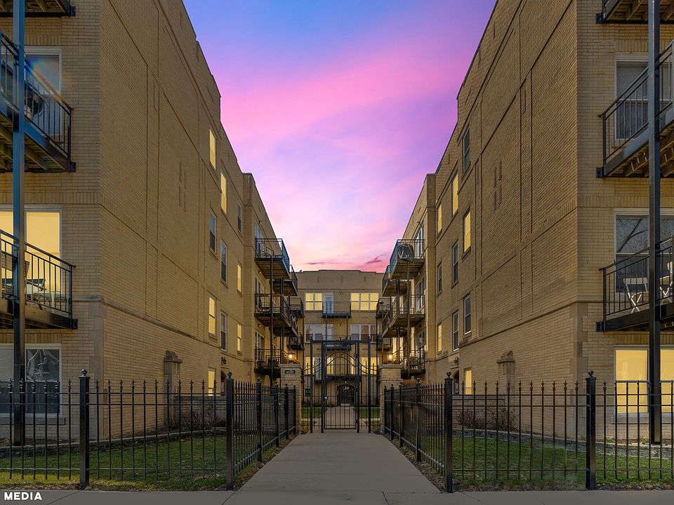 1st image of 4014 N Albany Ave APT 1B