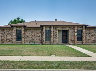 1746 Clarendon Dr, Lewisville, TX 75067