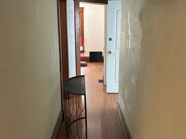 708 W Walnut St, Kalamazoo, MI 49007