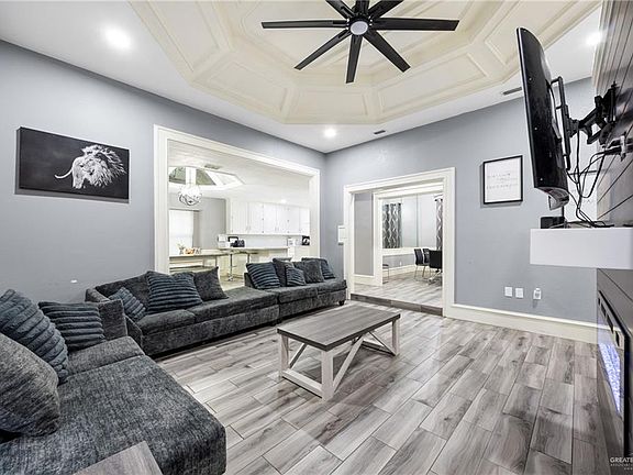 3rd image of 5609 Cowboys Cir