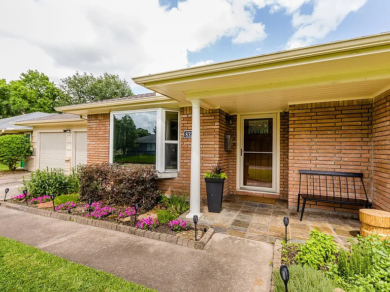 8323 Lorrie Dr — Photo 3