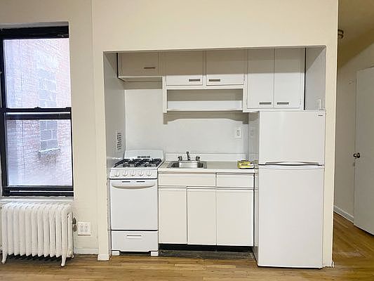 2nd image of 239 W 21st St #3C