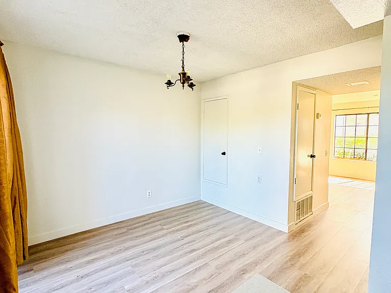 1013 W Linden St #16 — Photo 5