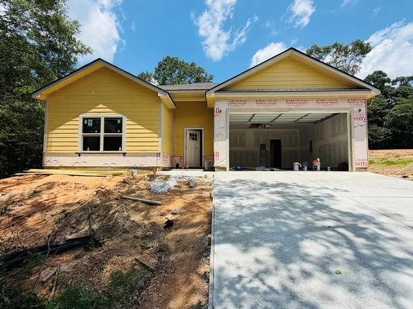 8 Hill St, Phenix City, AL 36869