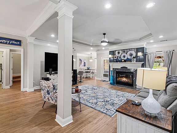 4th image of 1213 Lake Marie Rd