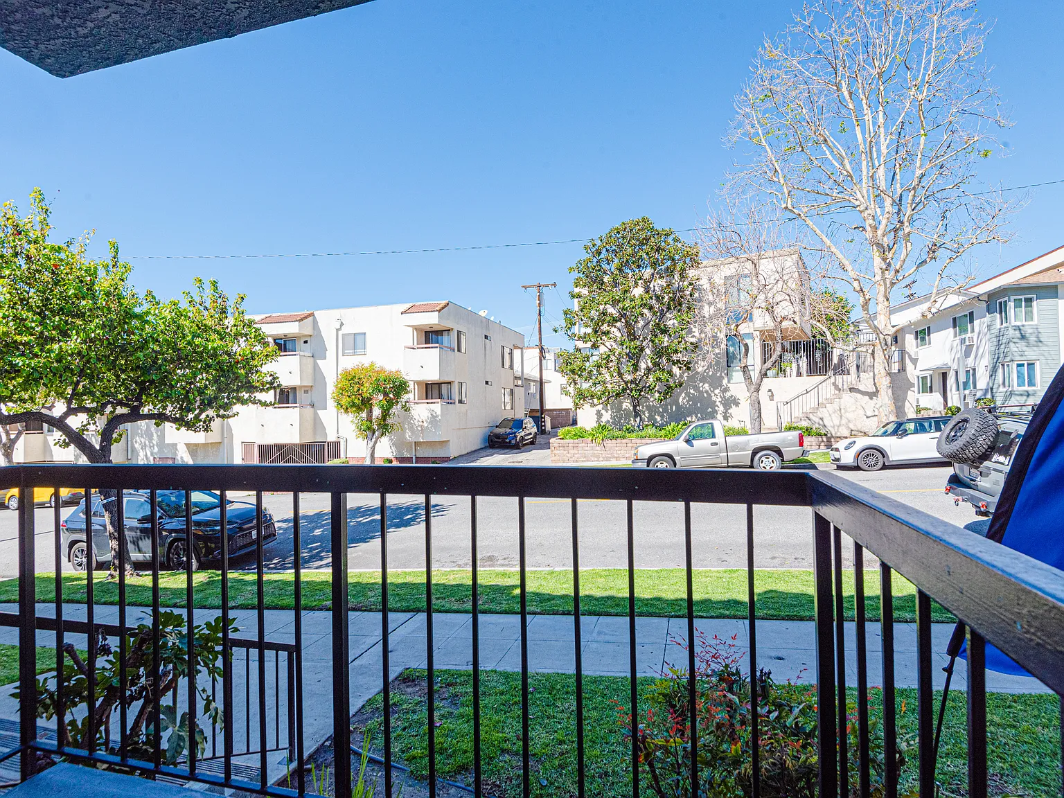 CYPRESS CONDOMINIUMS — Photo 4