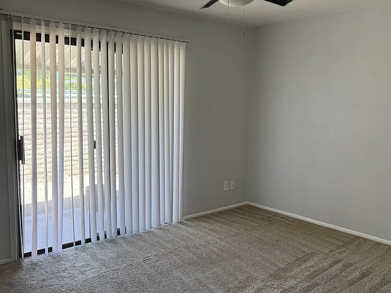 2330 W Belmont Ave #9 — Photo 5