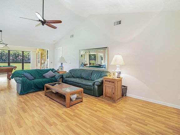 4th image of 12847 SE Pinehurst Ct