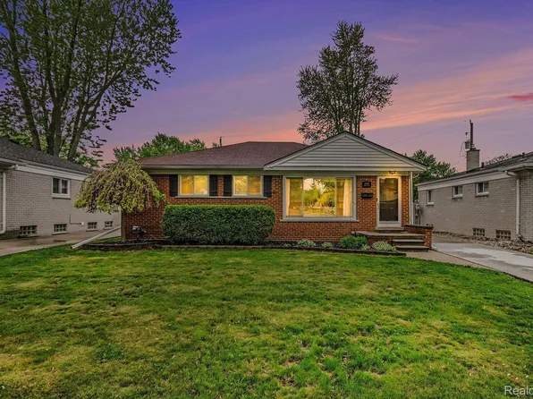 21524 Share St, Saint Clair Shores, MI 48082