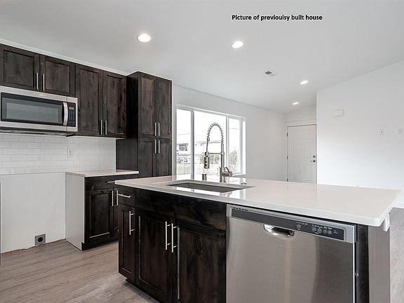 4th image of 1438 Geneva St